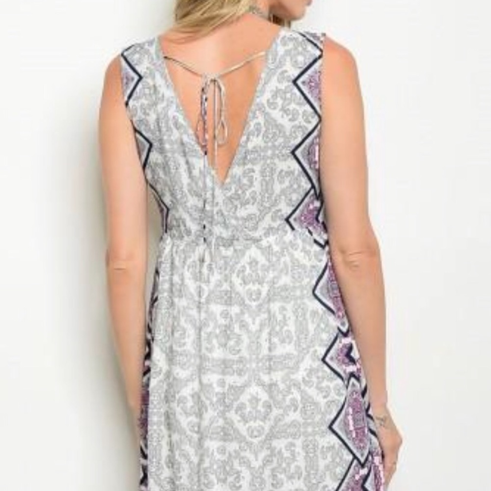 ❗️CLOSING SALE❗️ Ivory Magenta V Neck Maxi Dress - Picture 3 of 3